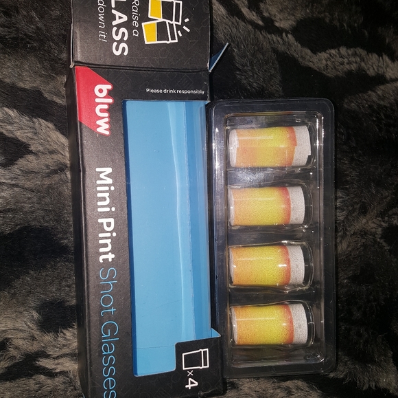 bluw Mini Pint Shot Glasses 4 Pack New Barware. - Picture 3 of 9